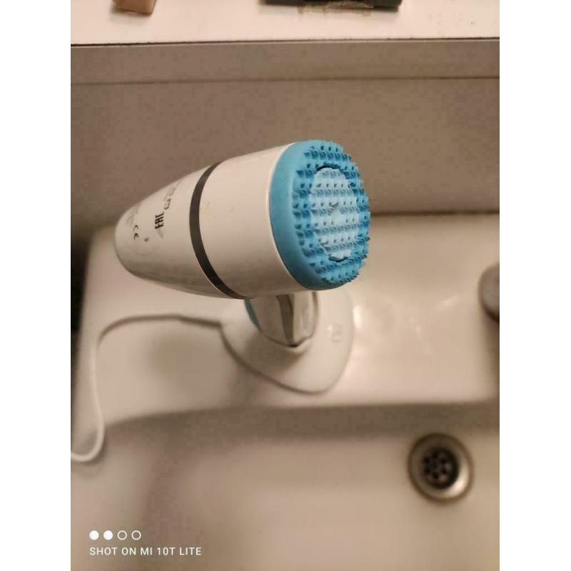 Brosse nettoyante Visage marque:NU SKIN