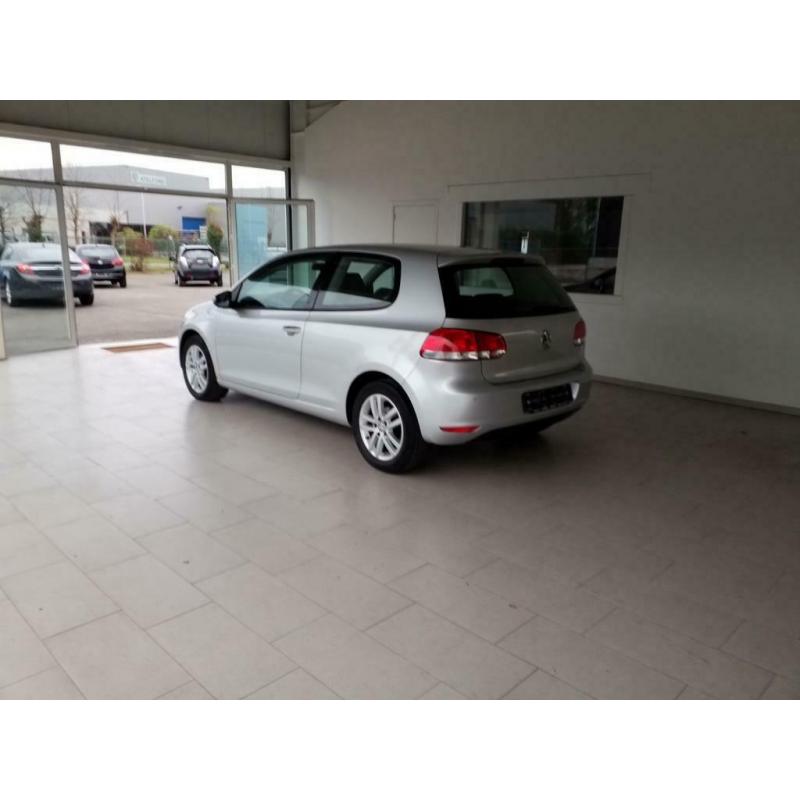 Volkswagen Golf 1400cc benz slechts 112000km super mooi.