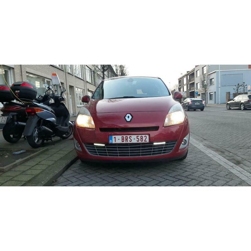 Renault Grand Scenic 2011.15.dci