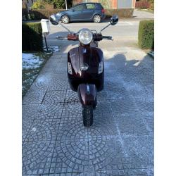 Vespa 125, 10000km, en bon état, 1ier propriétaire.