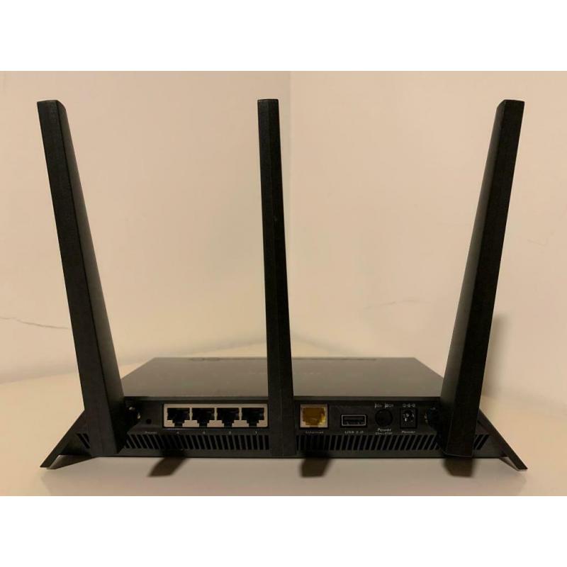 NETGEAR Nighthawk AC1900 R7000 - WiFi Router