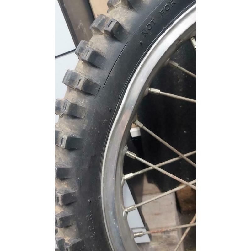 Jeu de roues d'origine Suzuki RM80 avec freins à tambour